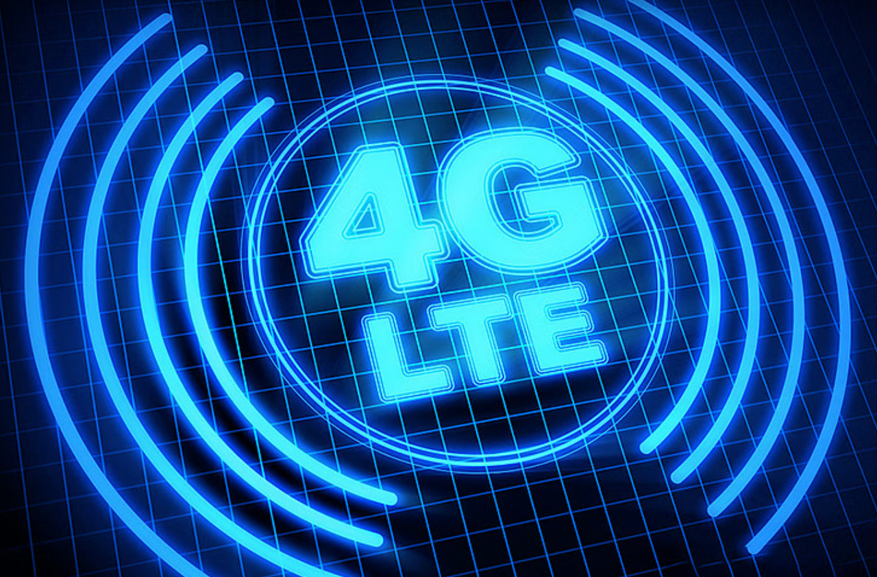 支持多種網(wǎng)絡(luò)通信：主板自帶1給miniPCIe插槽和1個(gè)SIM卡槽，支持?jǐn)U展WiFi模塊或4G模塊，配置靈活，實(shí)現(xiàn)WiFi和4G無(wú)限暢聯(lián)，輕松實(shí)現(xiàn)無(wú)線網(wǎng)絡(luò)通訊。