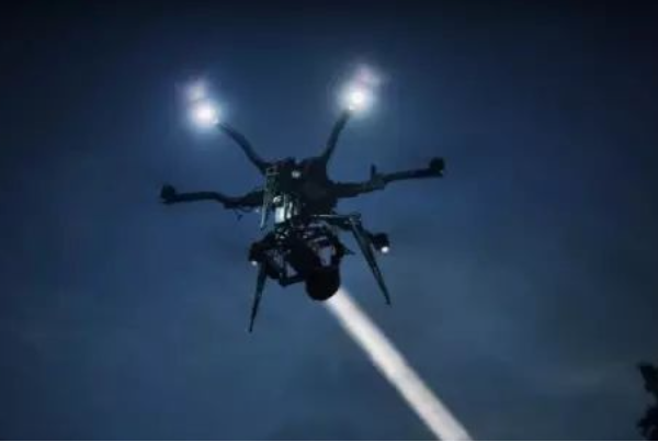 無人機(jī)照明.png