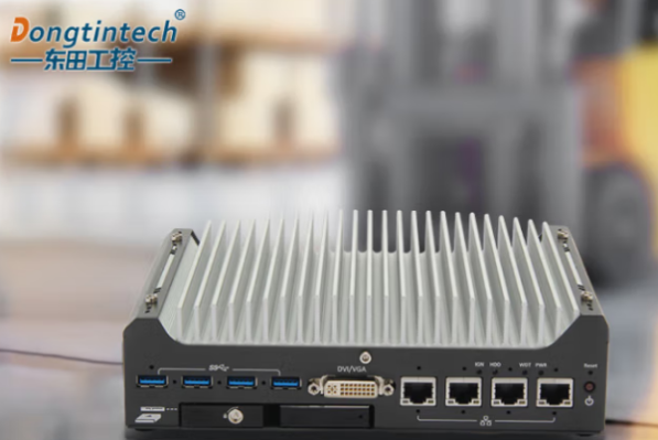 東田嵌入式車(chē)載工控機(jī).png